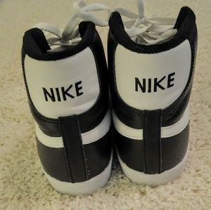 Nike Shoes - Men's Nike Athletic Shoes Nike Shoes - Men's Nike Athletic Shoes